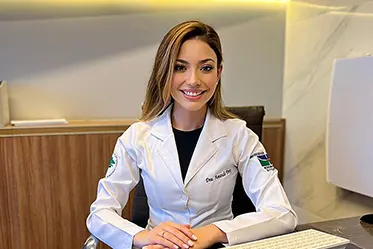 Dra. Amanda de Oliveira Poty - Especialista em Ortopedia e Traumatologia - IMOV